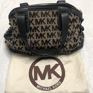 Michael kors monogram purse